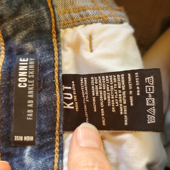 Kut Jeans Size 4 - Like New! - Picture 4 of 4